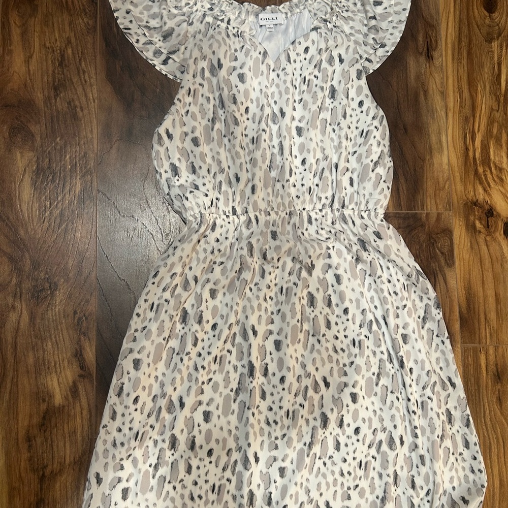 Gilli White and Gray Patterned Casual Dress